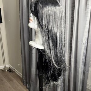 Elegant Black and Gray Women's Wig